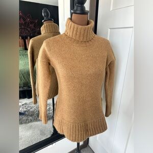 Everlane Alpaca–Merino Turtleneck Sweater • Camel • Size S